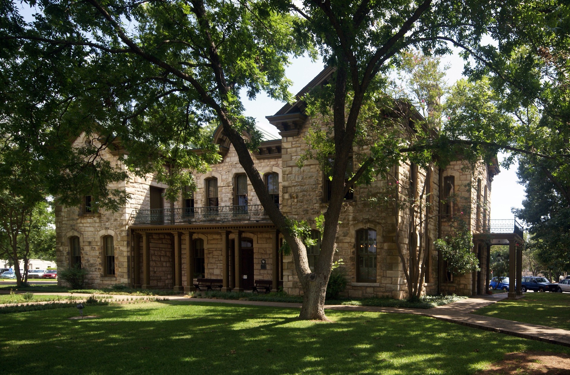 Gillespie County Courthouse  (former)  1/2